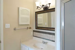 10206 Huntington Wood Dr, Houston, TX 77099 - Photo 18