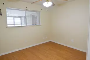 10206 Huntington Wood Dr, Houston, TX 77099 - Photo 12