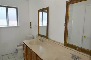 10206 Huntington Wood Dr, Houston, TX 77099 - Photo 14