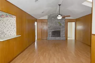 10206 Huntington Wood Dr, Houston, TX 77099 - Photo 8
