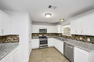 3906 Bridgebay Ln, Katy, TX 77449 - Photo 14
