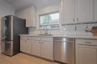 119 Genesee Ridge Drive, The Woodlands, TX 77385 - Photo 18