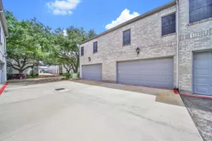 7299 Regency Square Ct, Houston, TX 77036 - Photo 20