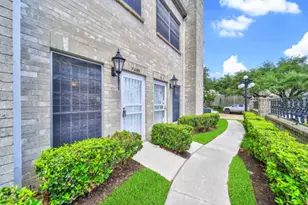 7299 Regency Square Ct, Houston, TX 77036 - Photo 2