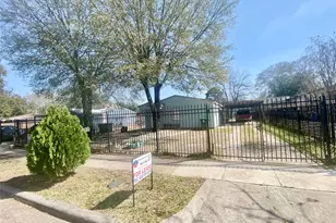 6518 Linden St, Houston, TX 77087 - Photo 2