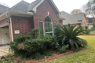 15319 Truslow Point Ln, Sugar Land, TX 77478 - Photo 2