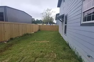 6051 25th St, Groves, TX 77619 - Photo 34