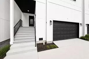1421 W 23rd St, Houston, TX 77008 - Photo 2