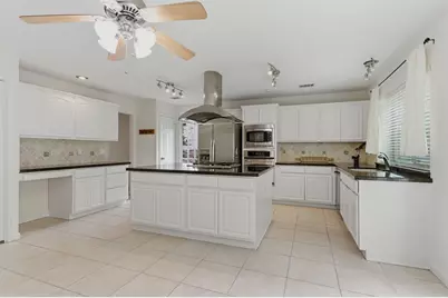 59 Fire Flicker Place, The Woodlands, TX 77381 - Photo 4