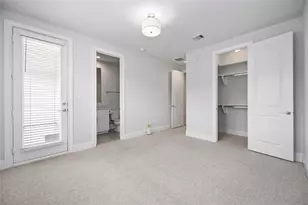 10919 Grove Tree Ln, Houston, TX 77043 - Photo 8