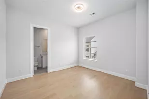 10919 Grove Tree Ln, Houston, TX 77043 - Photo 20