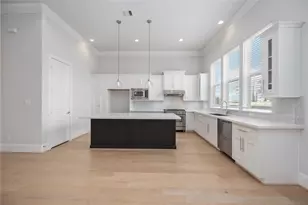 10919 Grove Tree Ln, Houston, TX 77043 - Photo 16