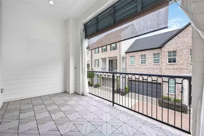 10919 Grove Tree Lane, Houston, TX 77043 - Photo 18