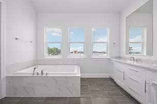 10919 Grove Tree Ln, Houston, TX 77043 - Photo 36