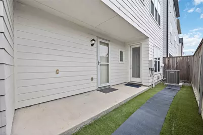 10919 Grove Tree Lane, Houston, TX 77043 - Photo 42