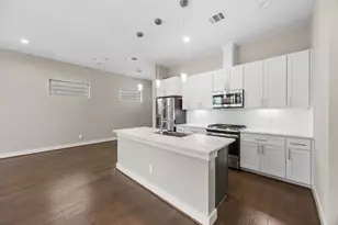 1925 Gano St, Houston, TX 77009 - Photo 4