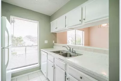 3742 Thistlemont Drive, Houston, TX 77042 - Photo 10