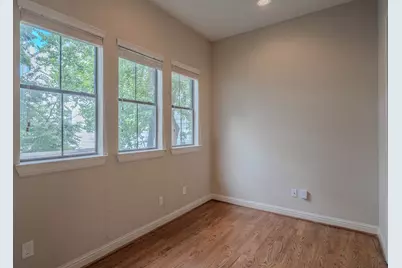 5213 Eigel Street #B, Houston, TX 77007 - Photo 12