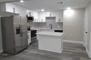 917 Temple Dr, Hitchcock, TX 77563 - Photo 4