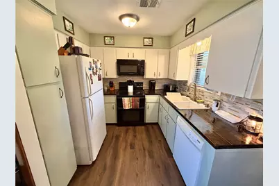 266 Inwood Drive, West Columbia, TX 77486 - Photo 6