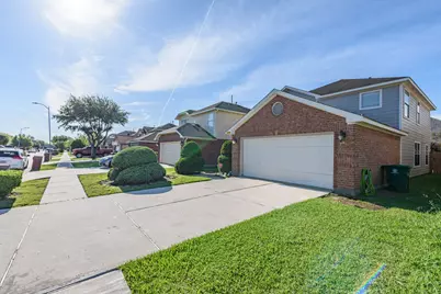11710 Fossil Rock Lane, Houston, TX 77034 - Photo 6