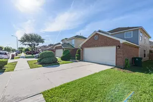 11710 Fossil Rock Ln, Houston, TX 77034 - Photo 6