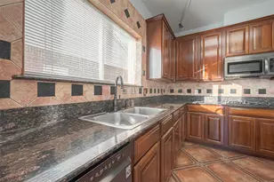 9407 Demsey Mill Dr, Sugar Land, TX 77498 - Photo 20
