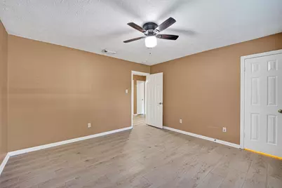 827 N Wellsford Drive, Pearland, TX 77584 - Photo 24
