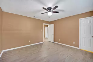 827 N Wellsford Dr, Pearland, TX 77584 - Photo 24