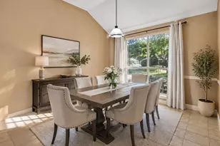 827 N Wellsford Dr, Pearland, TX 77584 - Photo 4