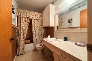 211 N Simpson St, Yorktown, TX 78146 - Photo 12