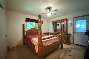 211 N Simpson St, Yorktown, TX 78146 - Photo 14