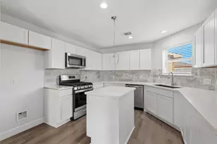 9026 McGallion Rd, Houston, TX 77022 - Photo 10