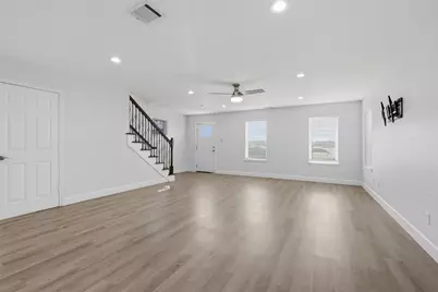 9026 McGallion Road, Houston, TX 77022 - Photo 8