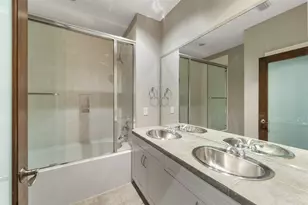 1002 E 27th St, Houston, TX 77009 - Photo 18