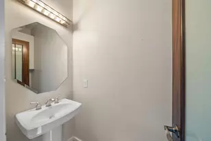 1002 E 27th St, Houston, TX 77009 - Photo 16