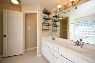 219 N Wimberly Way, The Woodlands, TX 77385 - Photo 14