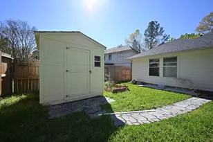 219 N Wimberly Way, The Woodlands, TX 77385 - Photo 18