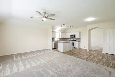 9203 Windy Spring Court, Houston, TX 77089 - Photo 14