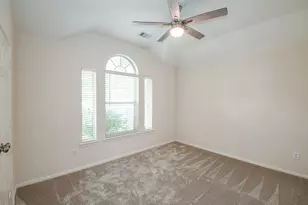 9203 Windy Spring Ct, Houston, TX 77089 - Photo 20