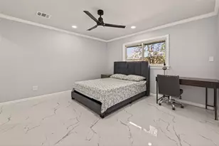 5674 Hazen St, Houston, TX 77081 - Photo 24