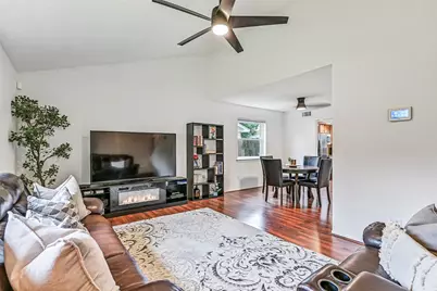 5910 Misty Meadow Street, League City, TX 77573 - Photo 8