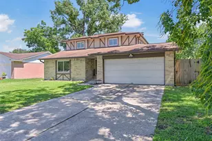 5910 Misty Meadow St, League City, TX 77573 - Photo 2
