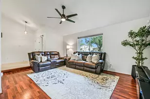 5910 Misty Meadow St, League City, TX 77573 - Photo 6