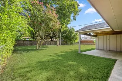 9606 Pine Lake Drive, Houston, TX 77055 - Photo 32