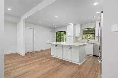 9606 Pine Lake Drive, Houston, TX 77055 - Photo 6