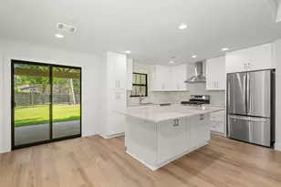 9606 Pine Lake Dr, Houston, TX 77055 - Photo 8