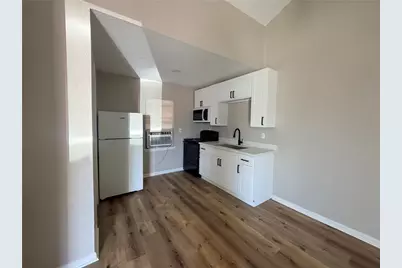 5025 Jefferson St #15, Houston, TX 77023 - Photo 4