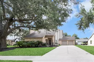407 Hedgecroft Dr, El Lago, TX 77586 - Photo 2