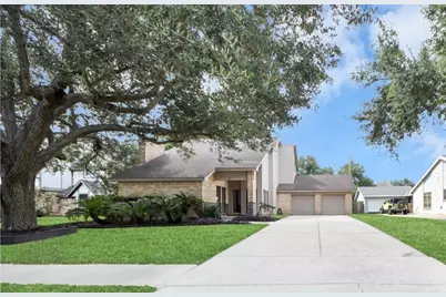 407 Hedgecroft Drive, El Lago, TX 77586 - Photo 2
